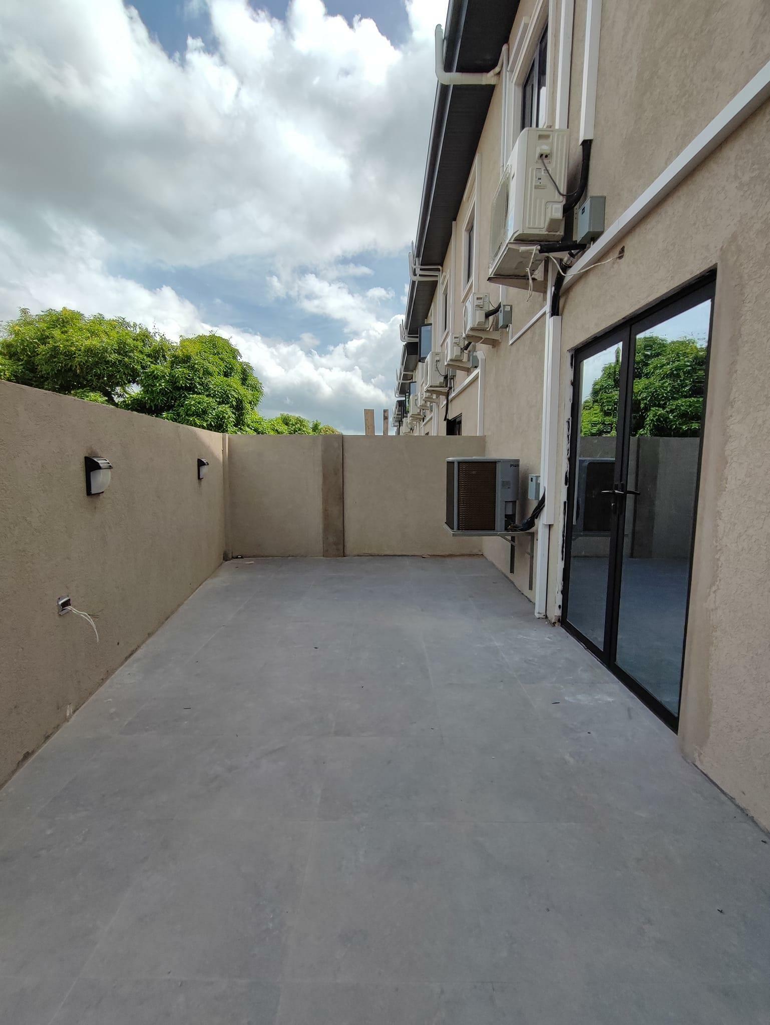 Imperial Residences Townhomes For Sale